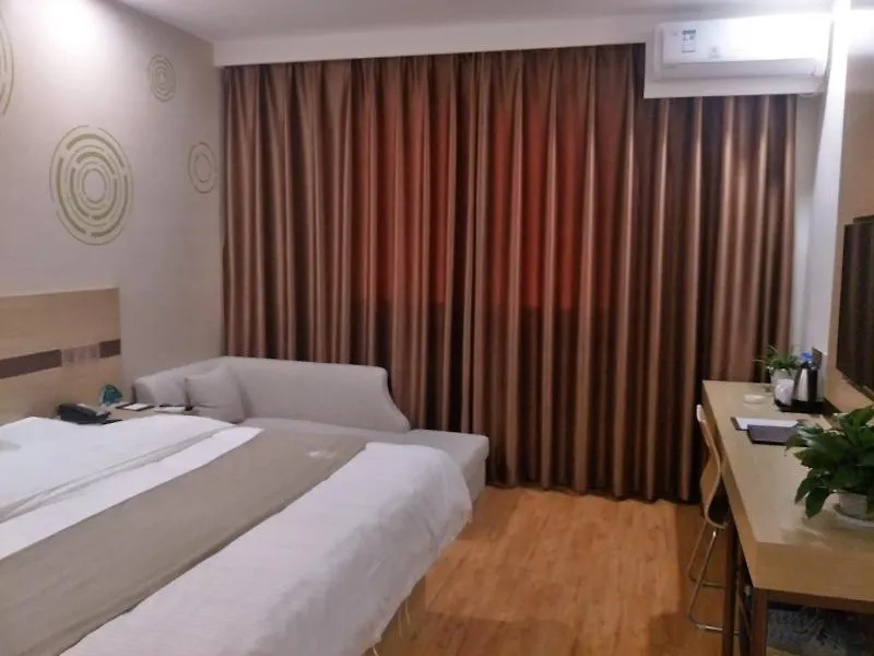 Greentree Inn Henan Shangqiu Liangyuan District Railway Station Express Hotel