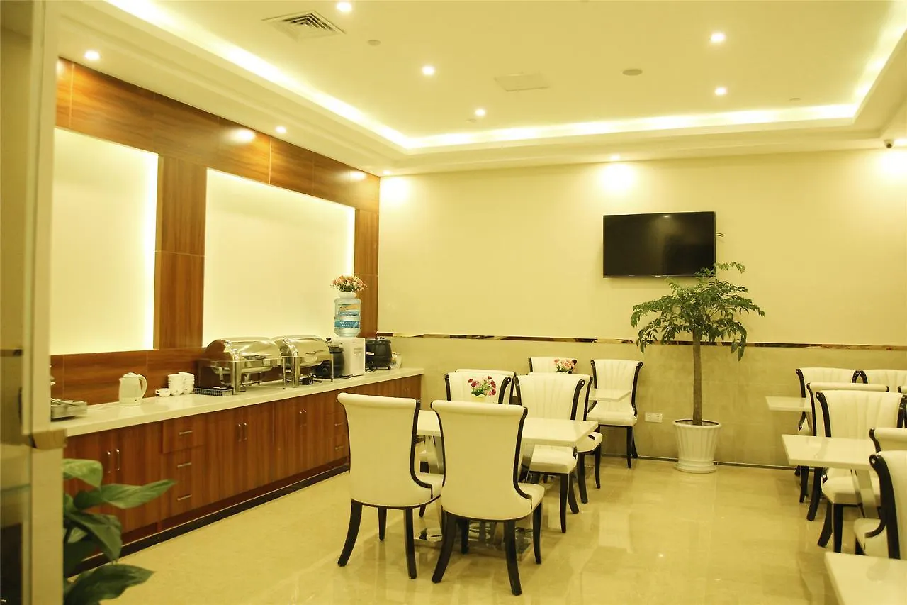Greentree Inn Henan Shangqiu Liangyuan District Railway Station Express Hotel 3*,  China