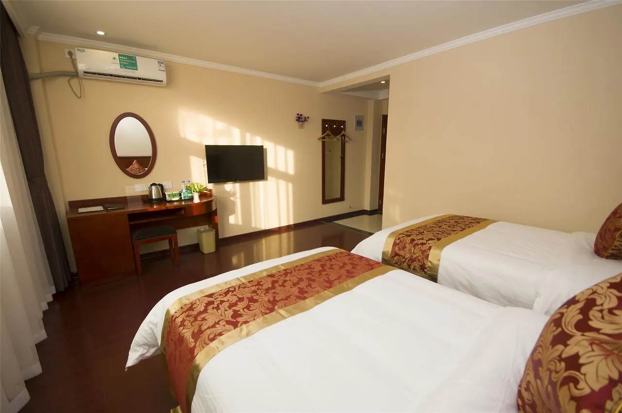 Greentree Inn Henan Shangqiu Liangyuan District Railway Station Express Hotel 3*,